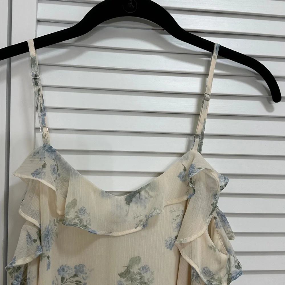 Loft Floral Ruffle Cream Top - Picture 4 of 5